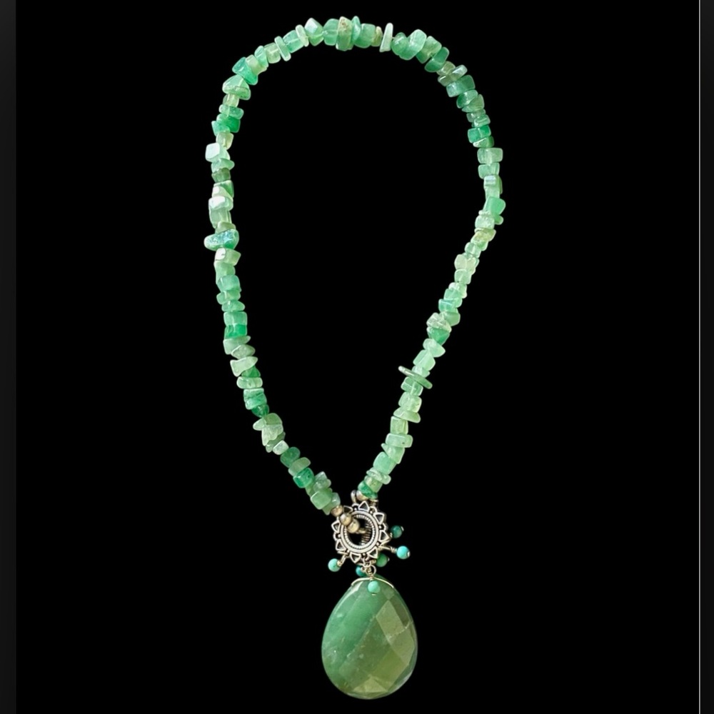 Hand Crafted Aventurine Chip Necklace W/ Ornate Silver Accent & Teardrop Pendant - Picture 4 of 10